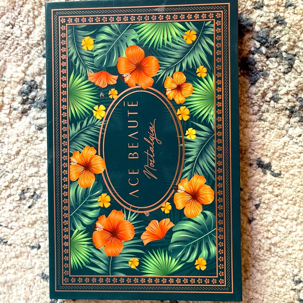 Ace Beatuē NOSTALGIA PALETTE palette.